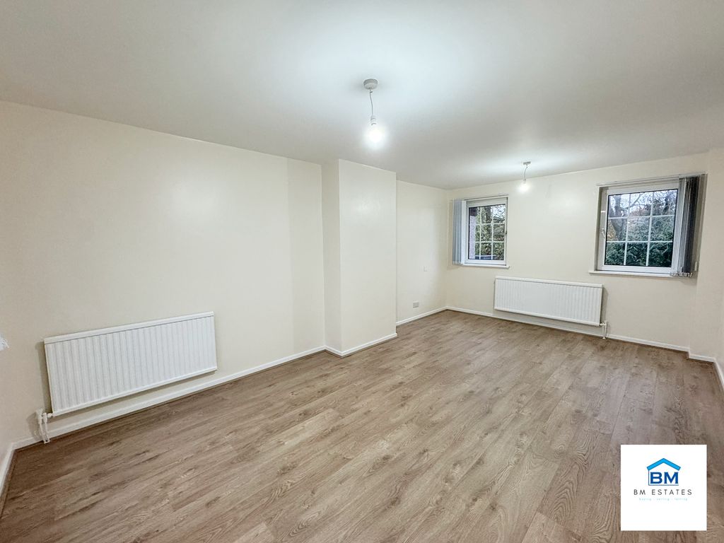 Property photo 2 of 8 Reception