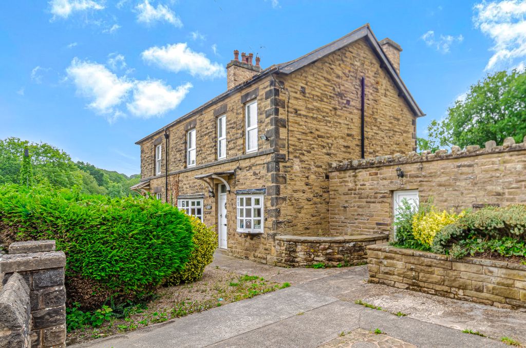 Property photo 3 of 35 Advert-01