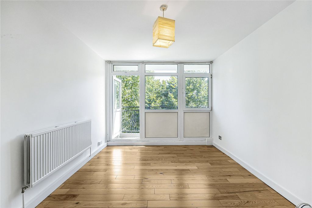 Property photo 2 of 16 Picture No. 10