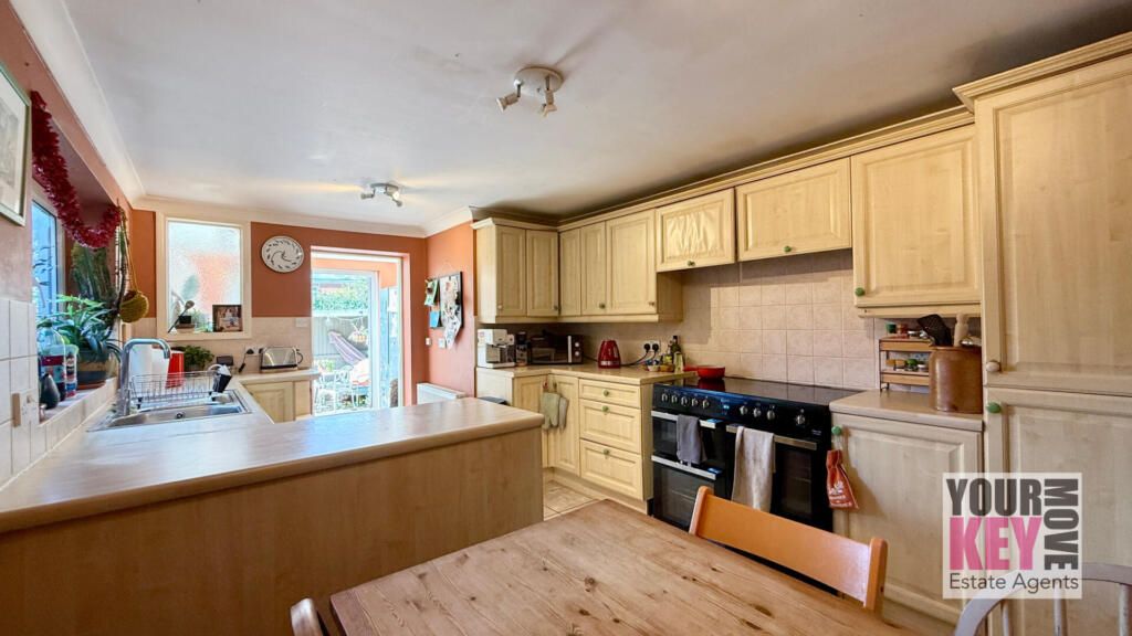 Property photo 2 of 25