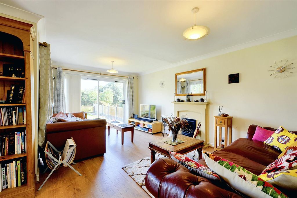 Property photo 2 of 27 Lounge/Diner