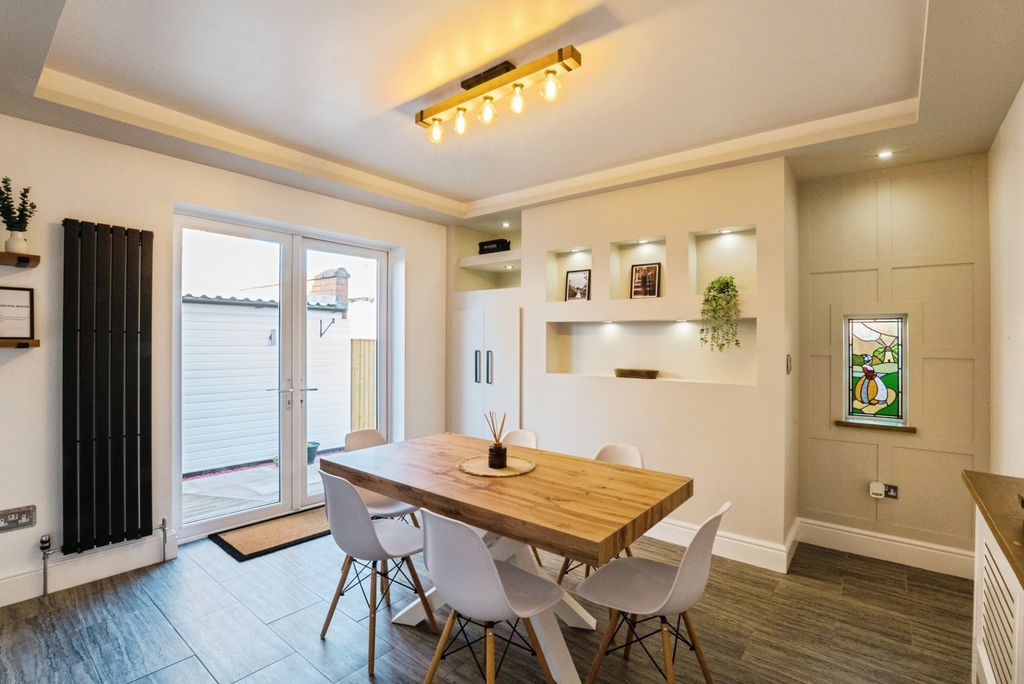 Property photo 2 of 15 Dining Room