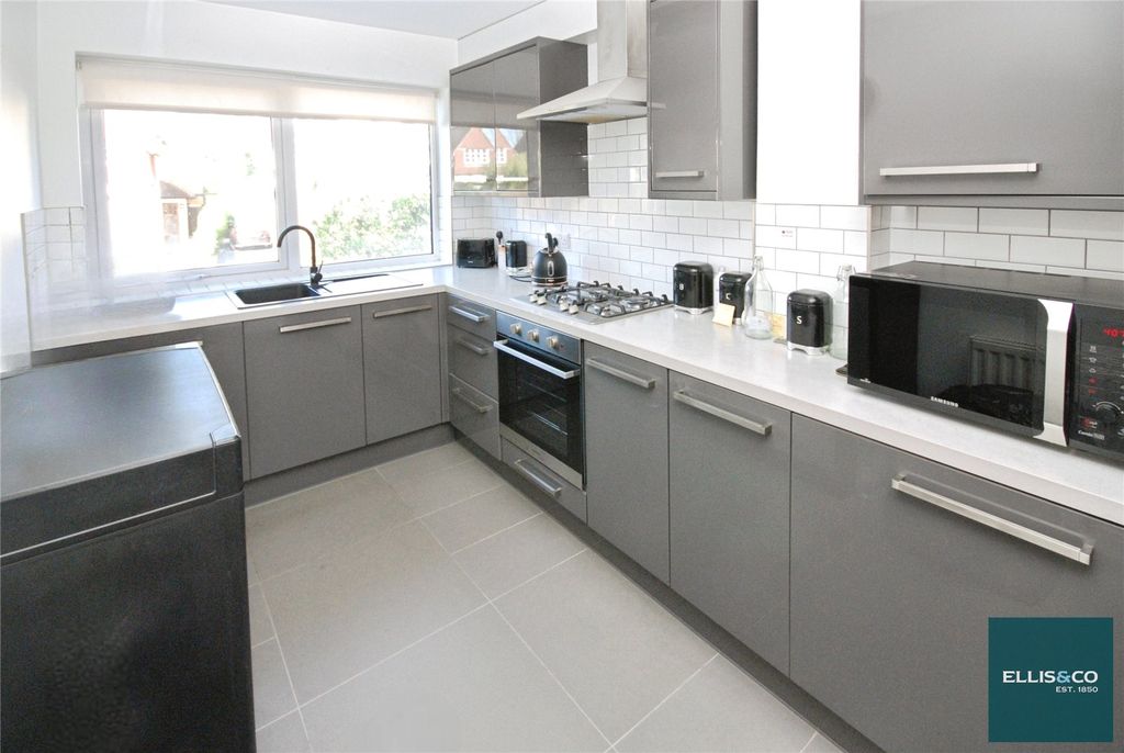 Property photo 2 of 13 Picture No. 08
