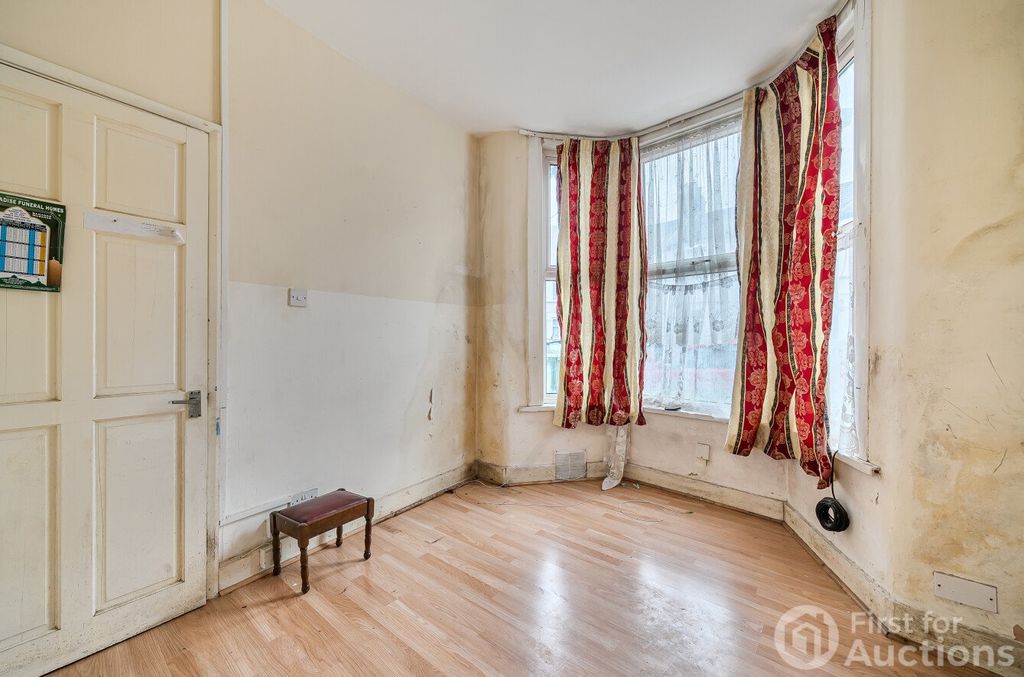 Property photo 3 of 14 Picture No. 04