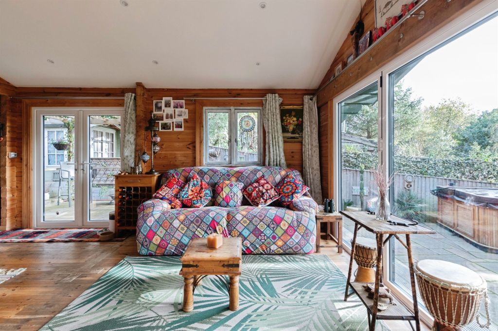 Property photo 3 of 25