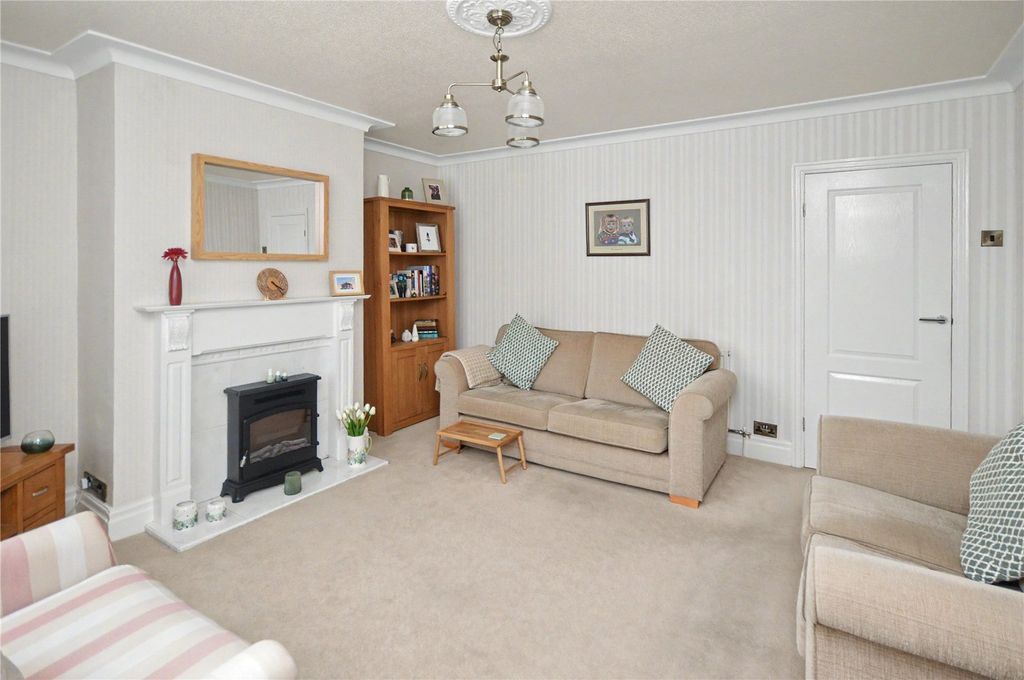 Property photo 3 of 13 Picture No. 12
