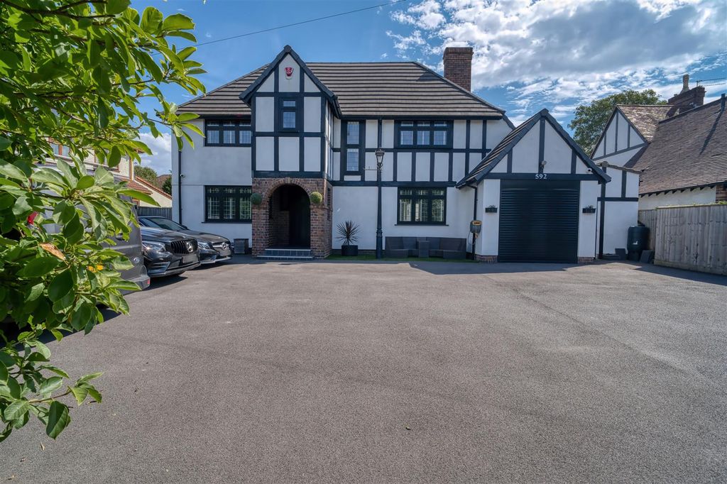 Property photo 1 of 36