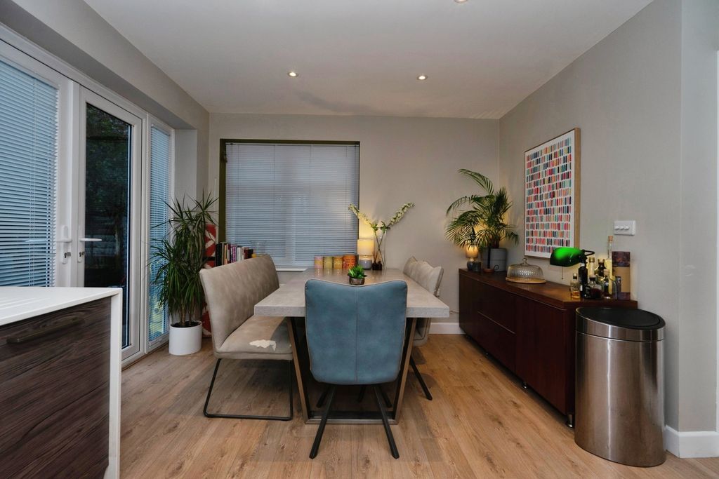 Property photo 2 of 20 Photo