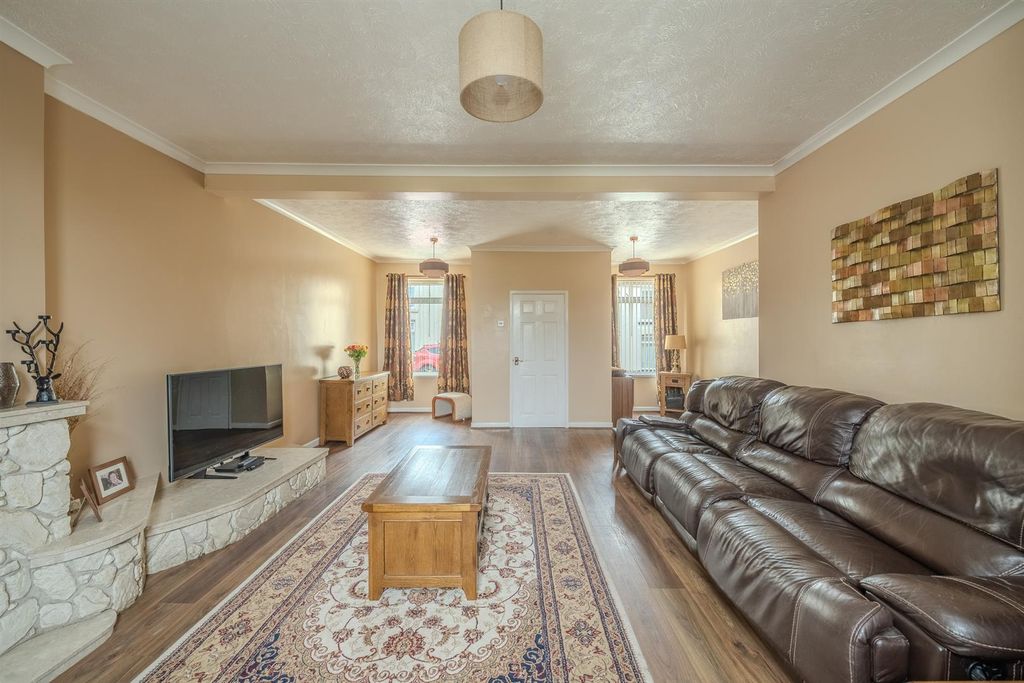 Property photo 2 of 29 14 Clifton Terrace-9.Jpg