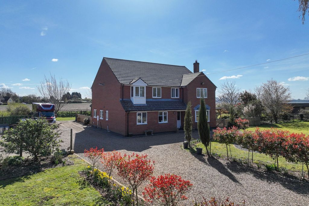 Property photo 2 of 50