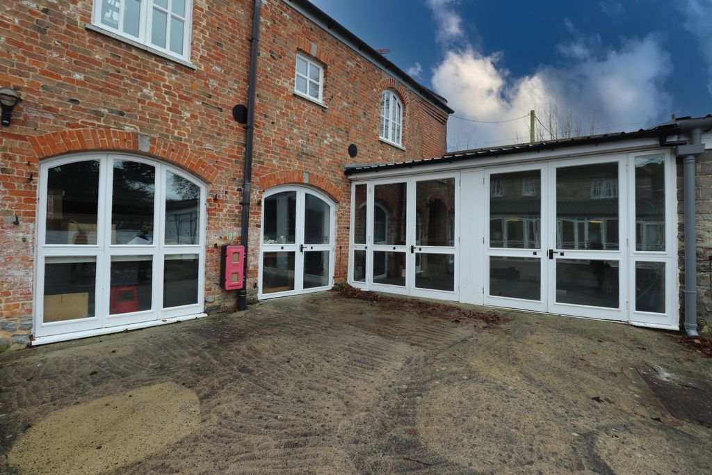 Property photo 2 of 3