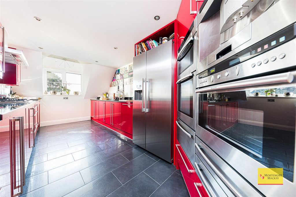 Additional image 8 of 2 bed flat for saleOld Park Road, Enfield EN2