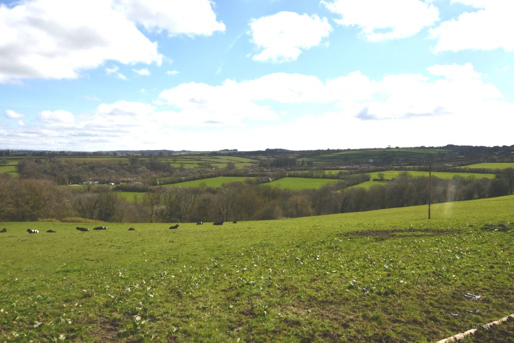 Property photo 1 of 2