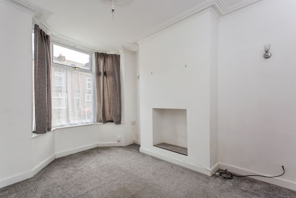 Property photo 3 of 16 Photo