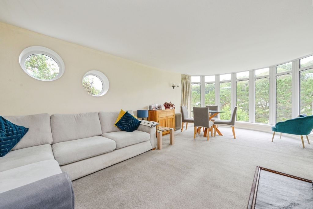 Property photo 3 of 23 Pbox-Img.Jpg