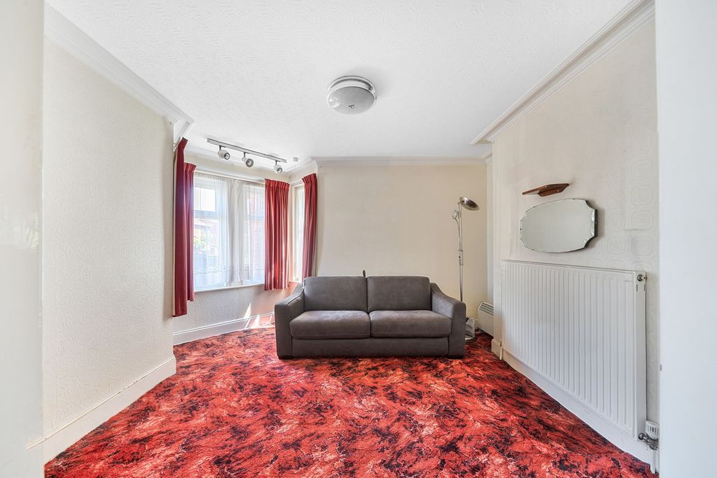 Property photo 2 of 22