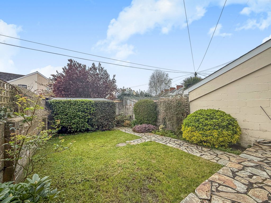 Property photo 2 of 21