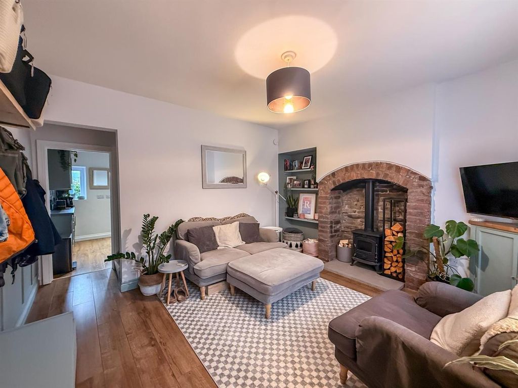 Property photo 3 of 21 Living Room