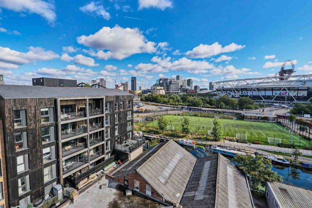 Property photo 2 of 13 Plot 143, 6th Floor Indicative Drone View East Towards Stratford &amp; The East Bank