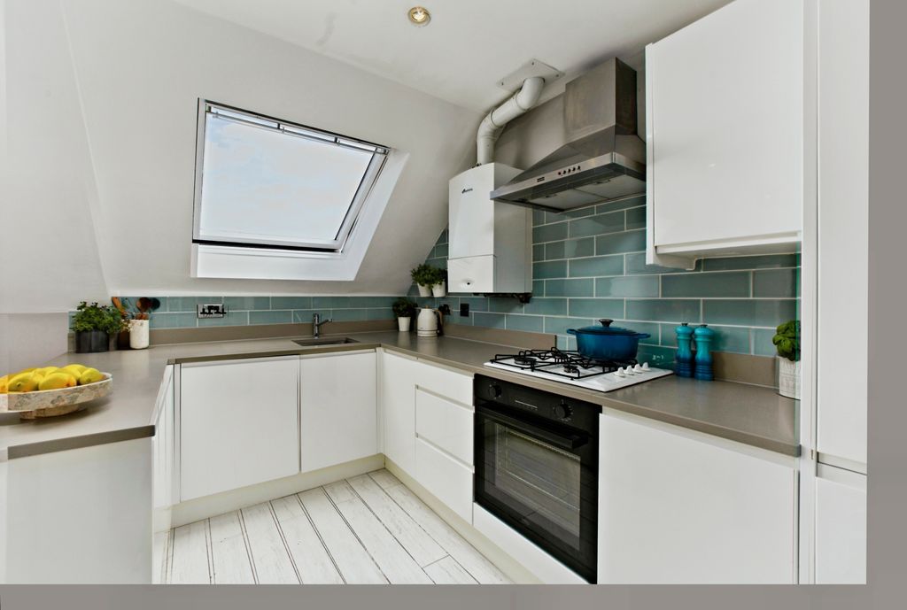 Property photo 3 of 11 Hamilton-07