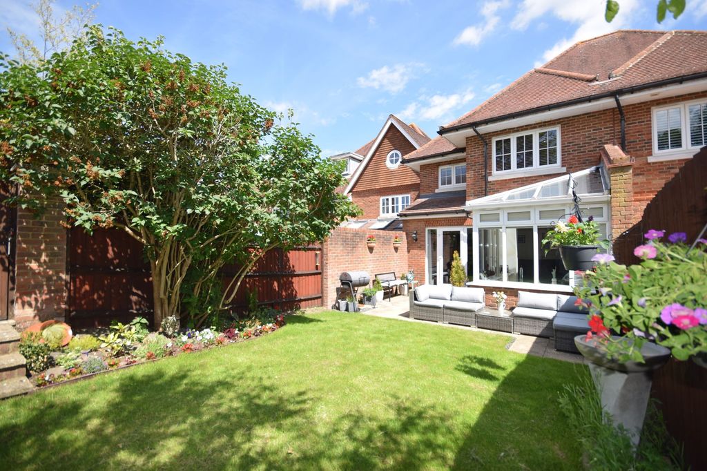 Property photo 2 of 24
