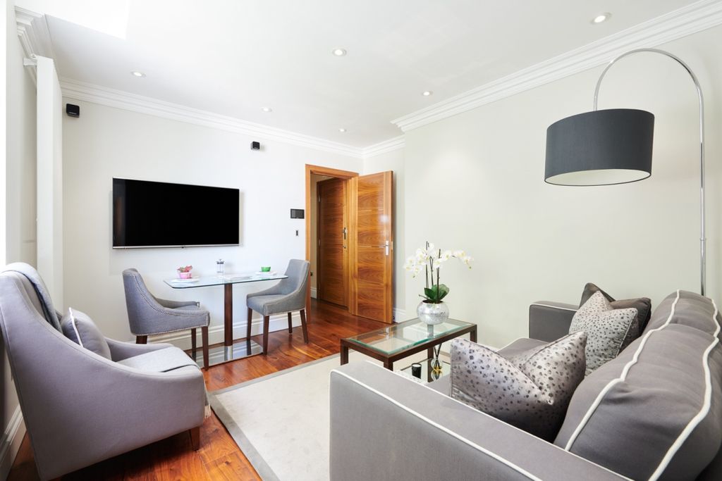 Property photo 2 of 8 46_Garden_House_026