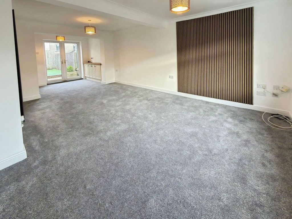 Property photo 3 of 30