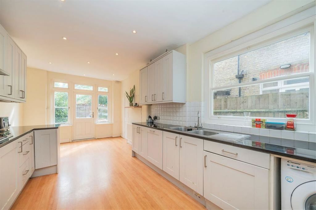 Property photo 3 of 8