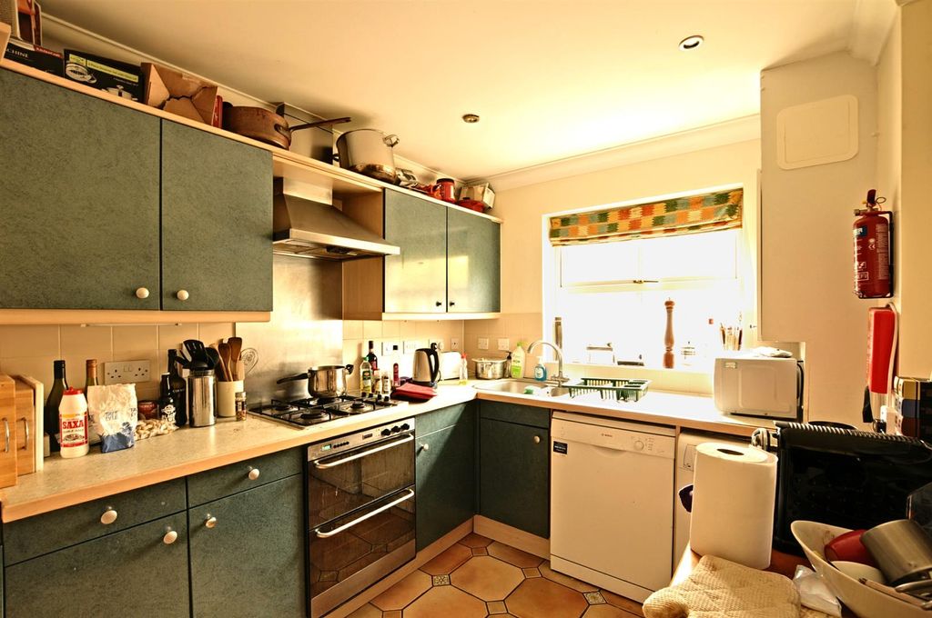 Property photo 2 of 3