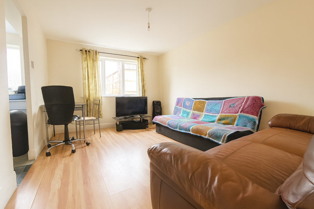 Property photo 2 of 5 Living Room