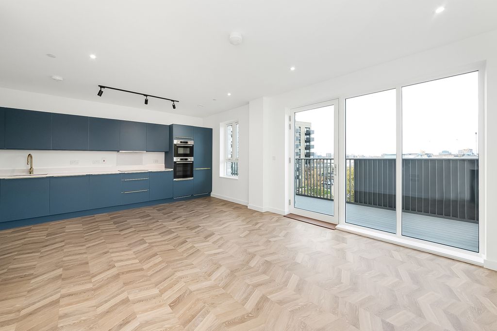 Property photo 2 of 11