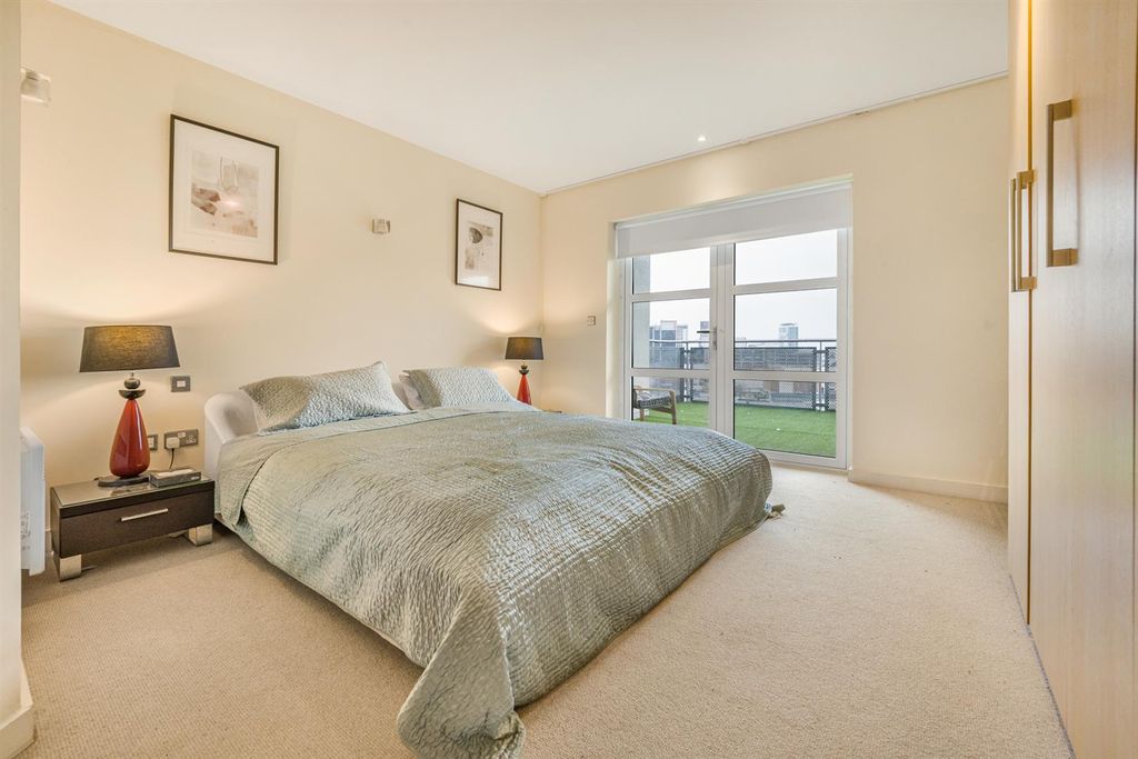 Property photo 3 of 24