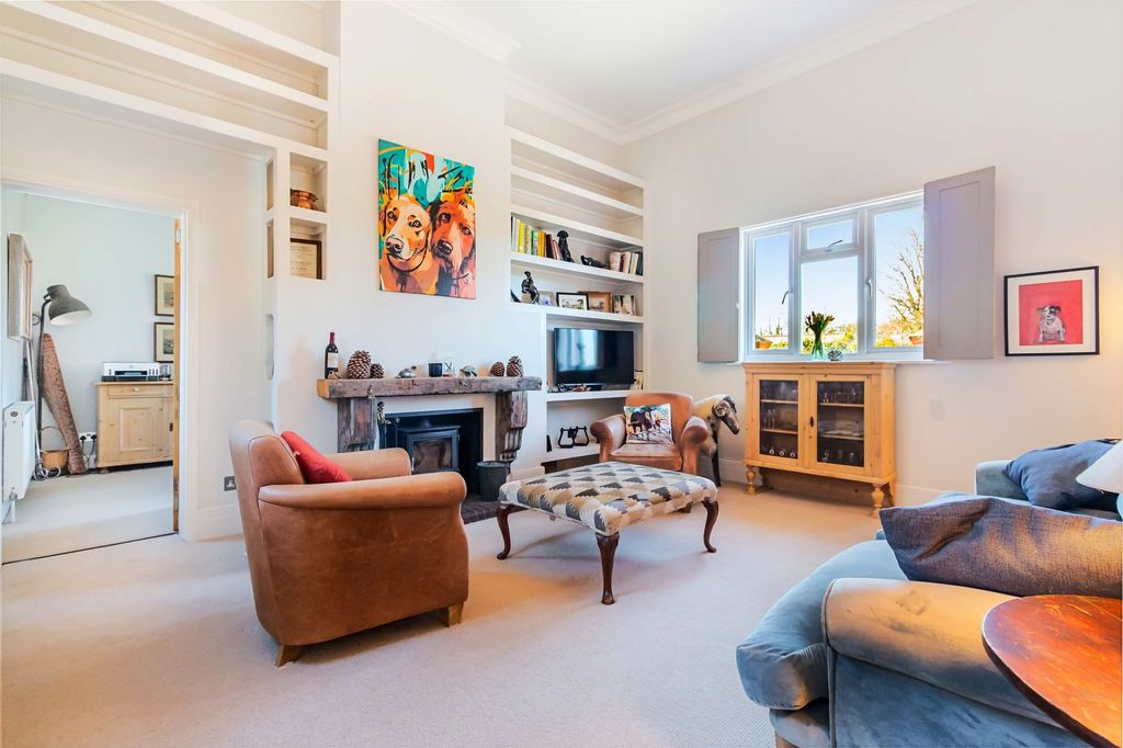 Property photo 3 of 41