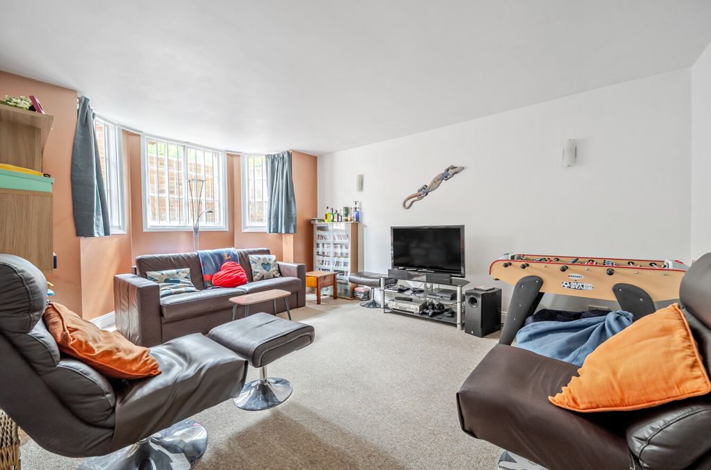 Additional image 31 of 6 bed detached house for saleGuildford, Surrey GU1