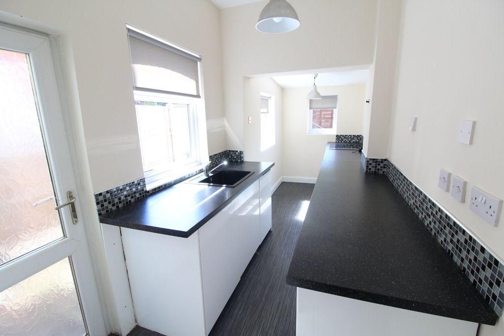 Property photo 3 of 11 Picture No. 14