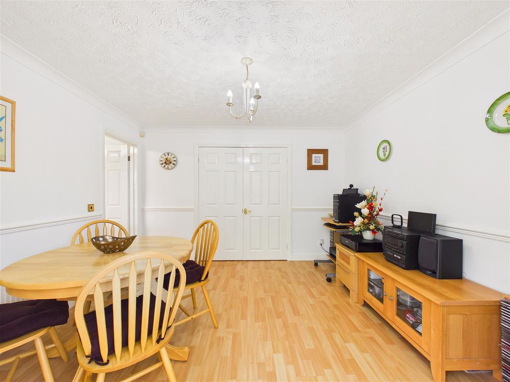 Property photo 3 of 13 Cam05193G0-Pr0225-Still002.Jpg