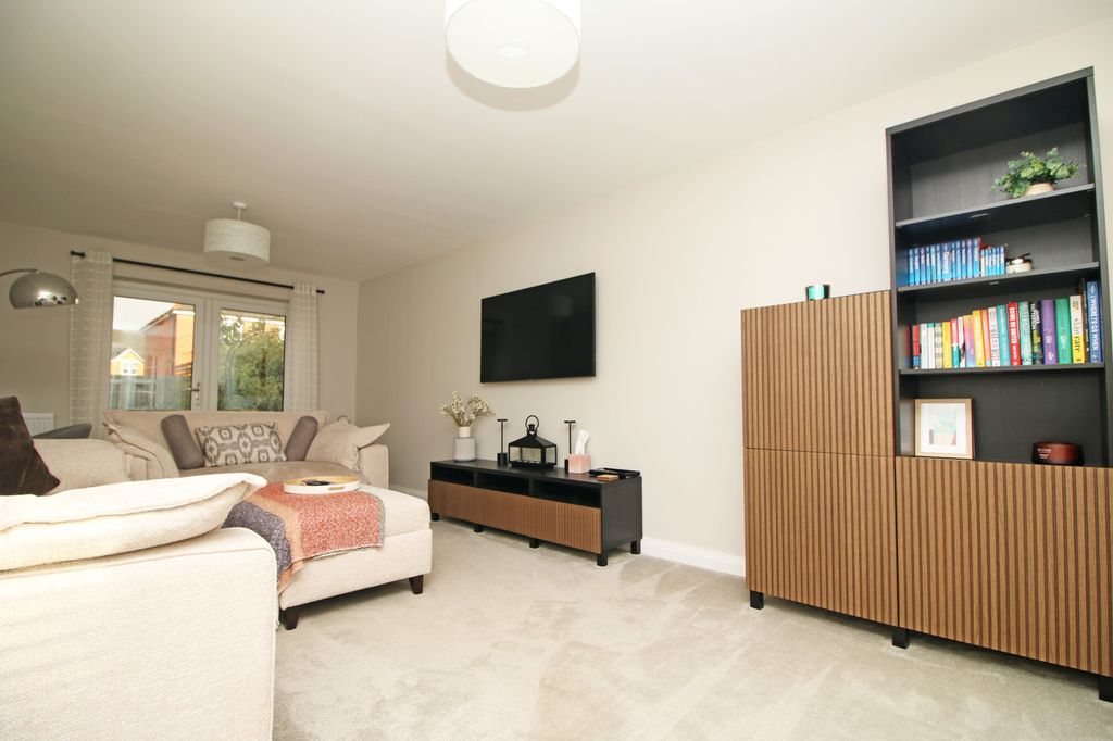 Property photo 3 of 25