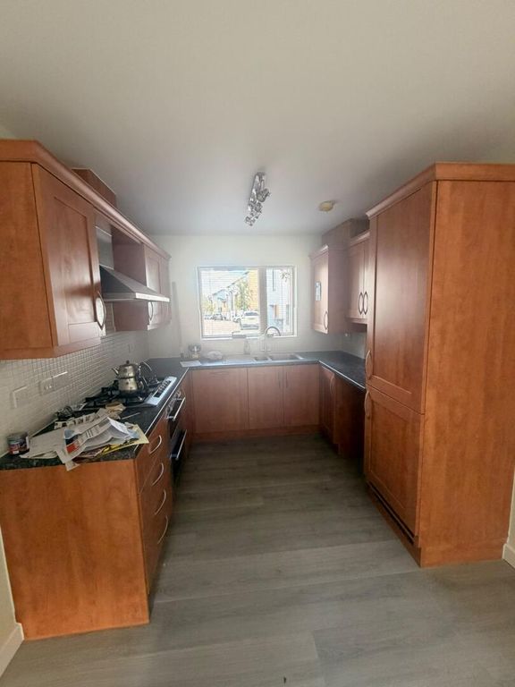 Property photo 2 of 7 Kitchen