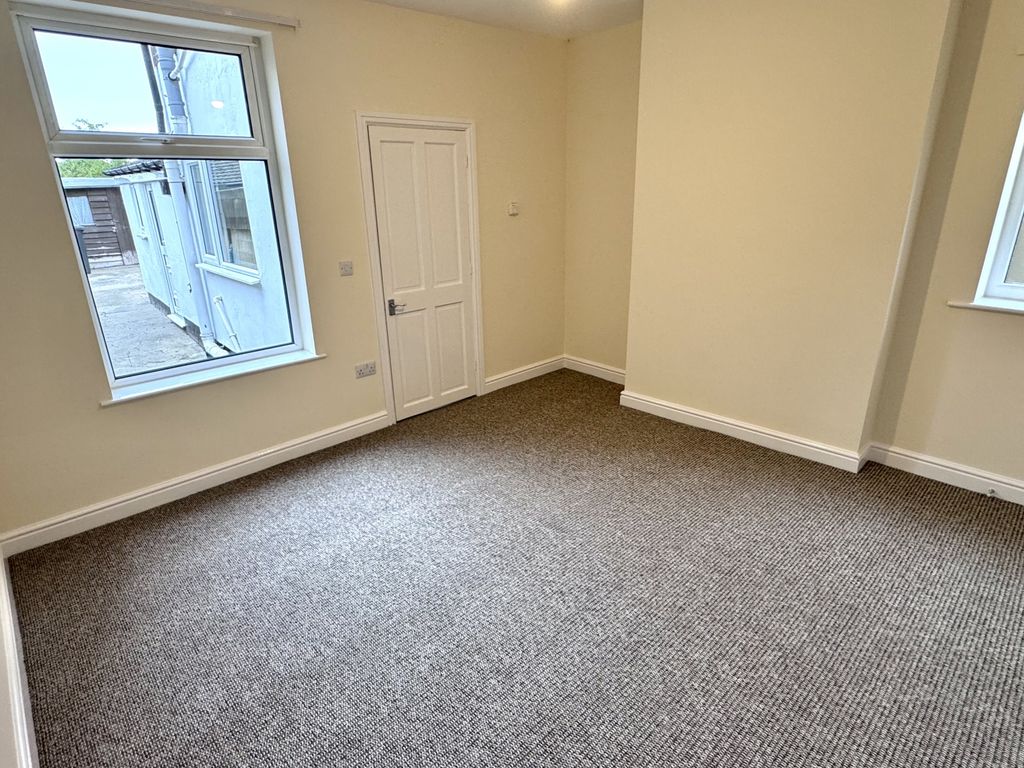 Property photo 3 of 12 Img_6700