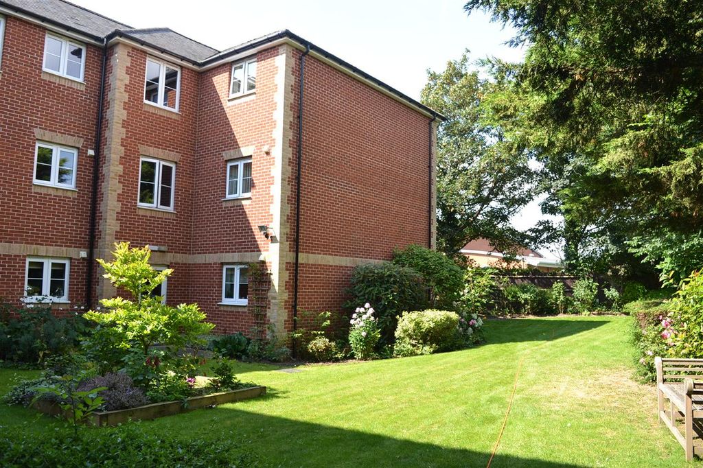 Property photo 2 of 12