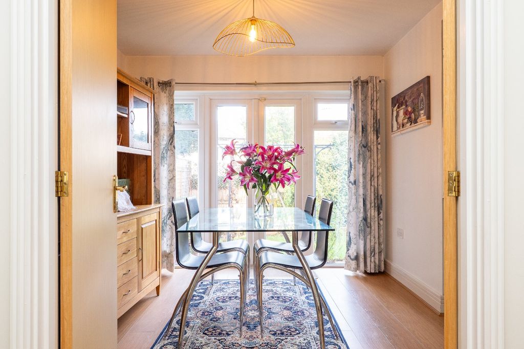 Property photo 3 of 34 Picture No. 13