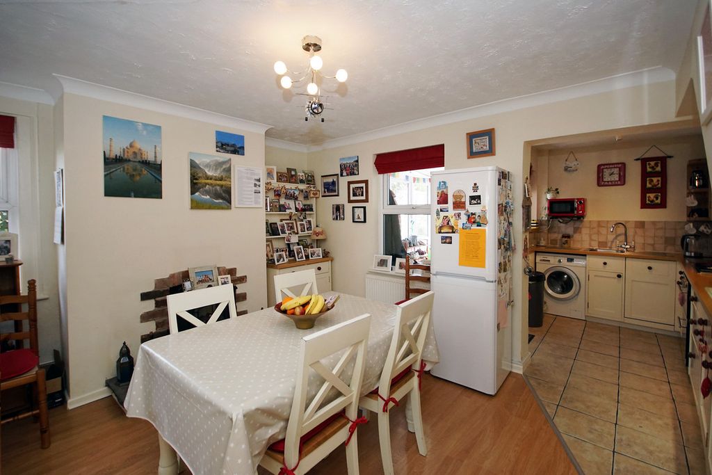 Property photo 2 of 17