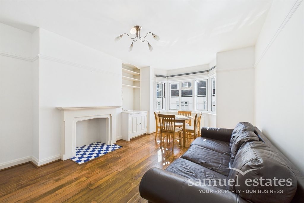 Property photo 1 of 11 Living Room