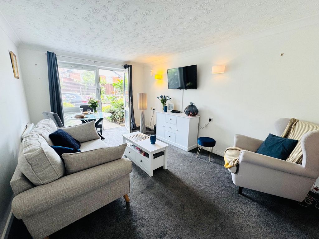 Property photo 3 of 11