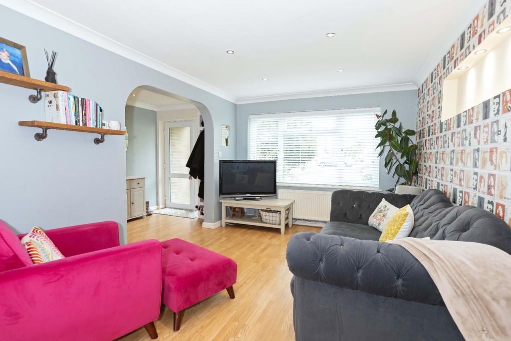 Property photo 3 of 17 12_The_Lawns_11.Jpg