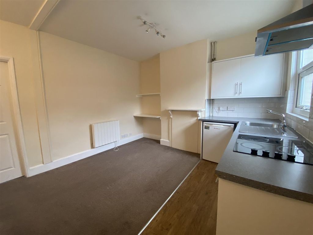 Property photo 2 of 4 Kitchen/Lounge