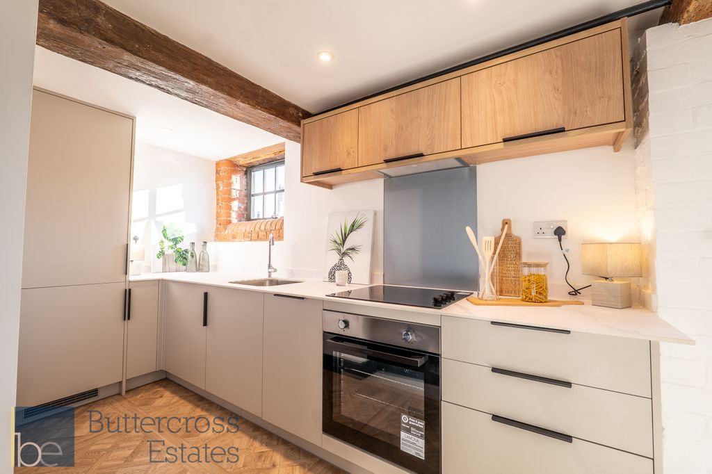 Property photo 3 of 20 Kitchen