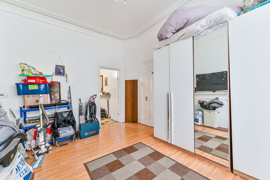 Property photo 2 of 25