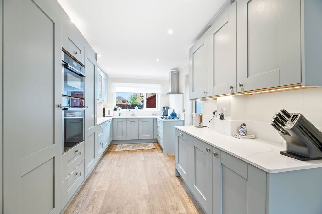 Property photo 3 of 19 Kitchen/Dining Room
