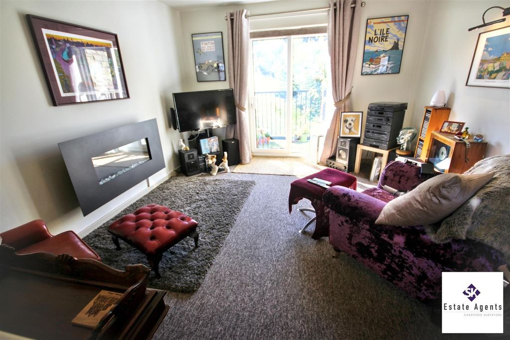 Property photo 2 of 16 Open Plan Kitchen/Lounge